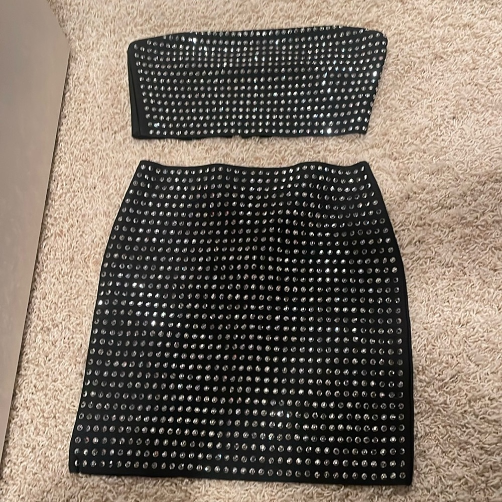 2 piece Sparkly Set from Forever 21 - Picture 2 of 3